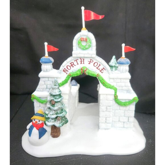 Dept 56 NORTH POLE GATE Heritage Christmas Village arch entrance accessory 56324 - Picture 2 of 9